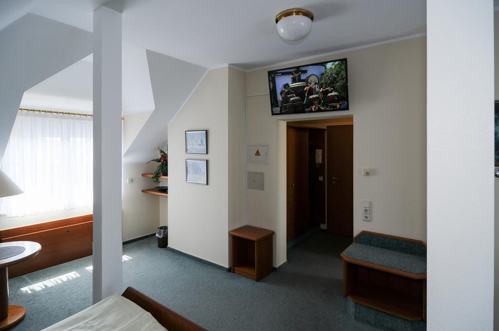 Alfa Apartment Hotel Neu-Isenburg Room photo